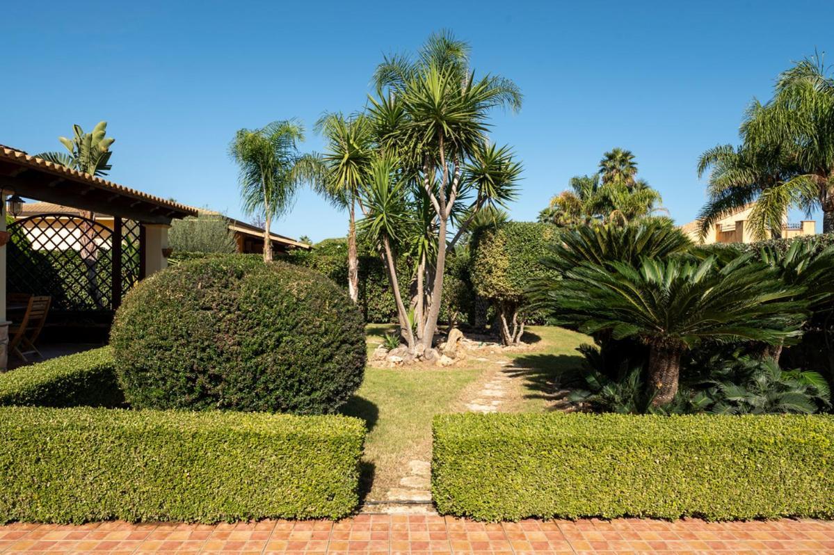 Villa Plumeria Campofelice Di Roccella Exterior foto